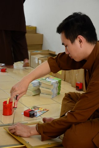 Giving Commendation Paper to those who made Lumbini Garden at Home